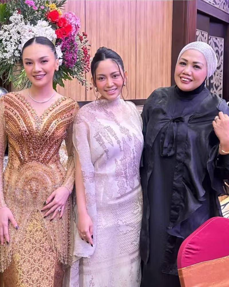 Instagram/ellysugigi_real_